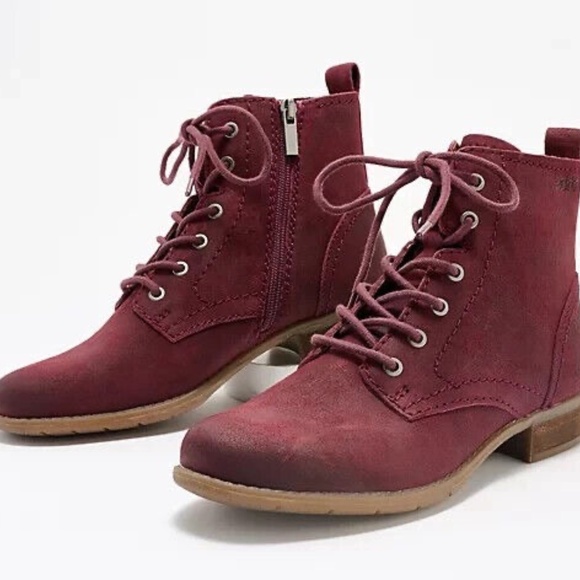 New Earth Brands Lace Up Ankle Janel Boots Bootie Red Berry NIB Fashion - Picture 4 of 6